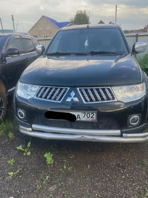 Mitsubishi Pajero 2013 - Двигатели в Уфа