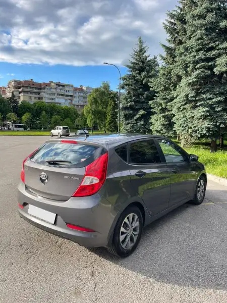 Hyundai Solaris 2015 механика 1.6 - Легковые автомобили (Авто) в Нальчик