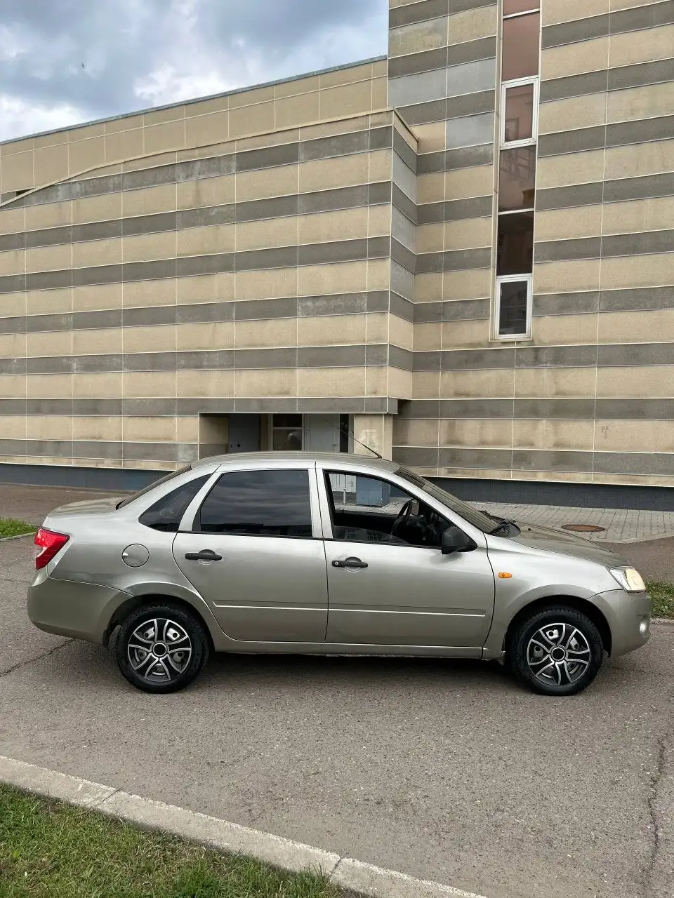 Продажа Lada Granta 2012 - Легковые автомобили (Авто) в Нижнекамск