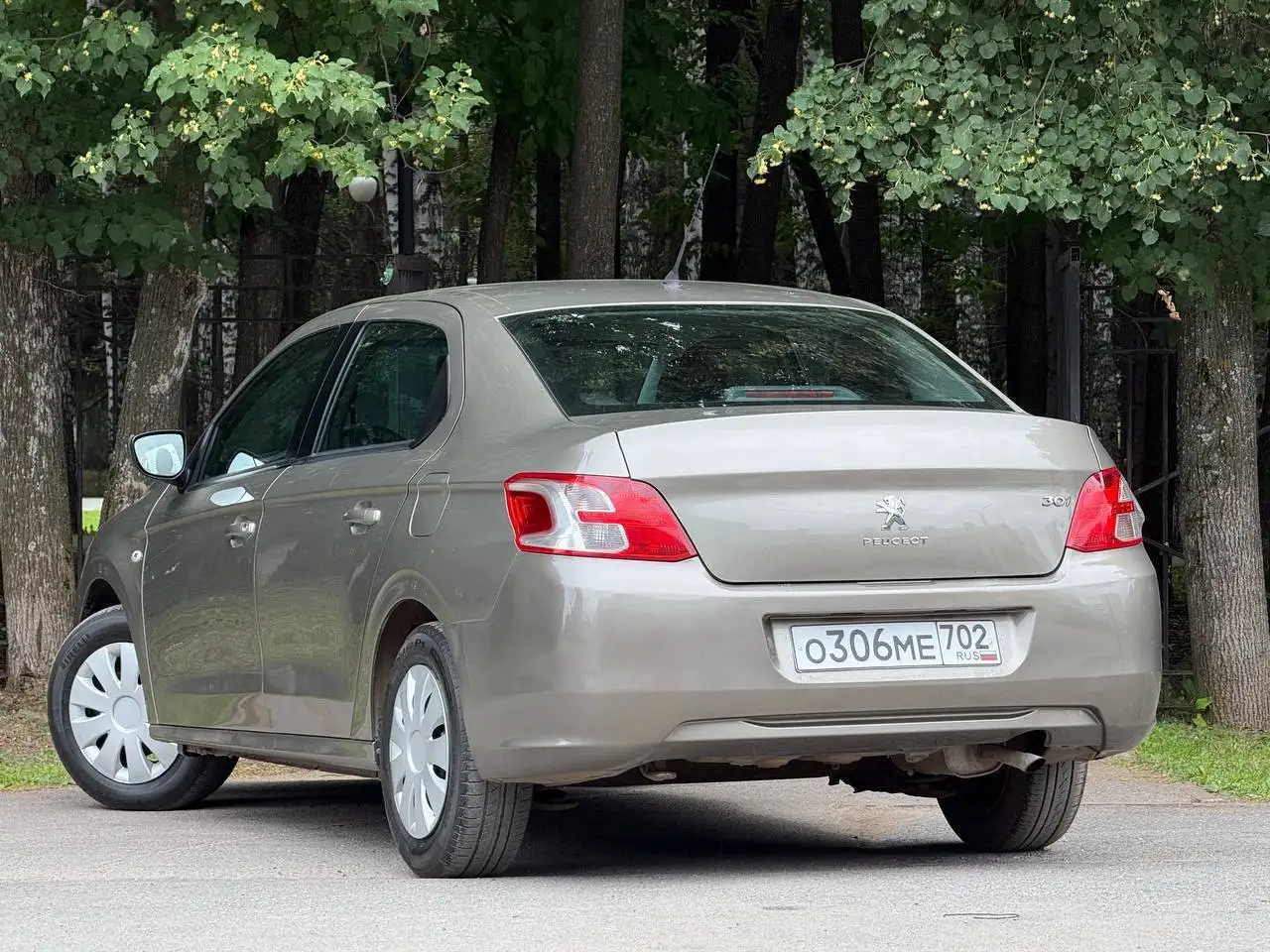 Хороший ухоженный автомобиль 2013 года - null (Авто) в Уфа