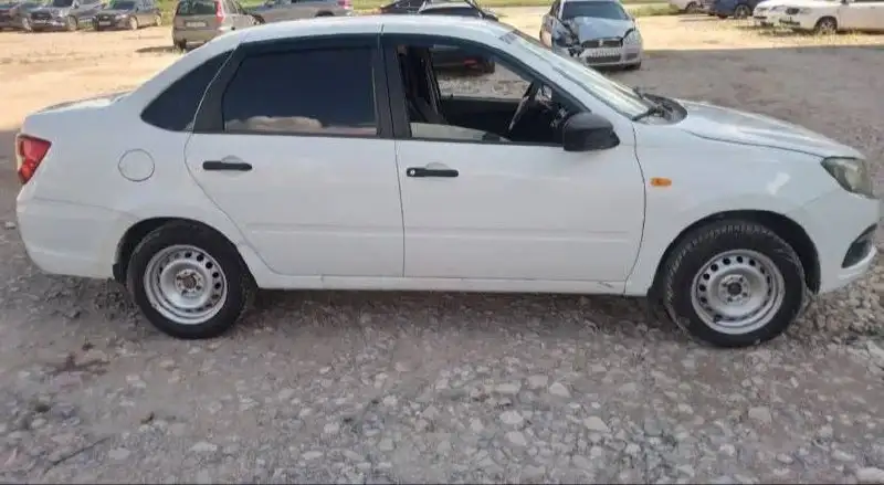 Лада Гранта 2021 года на газу - Легковые автомобили (Авто) в Набережные Челны
