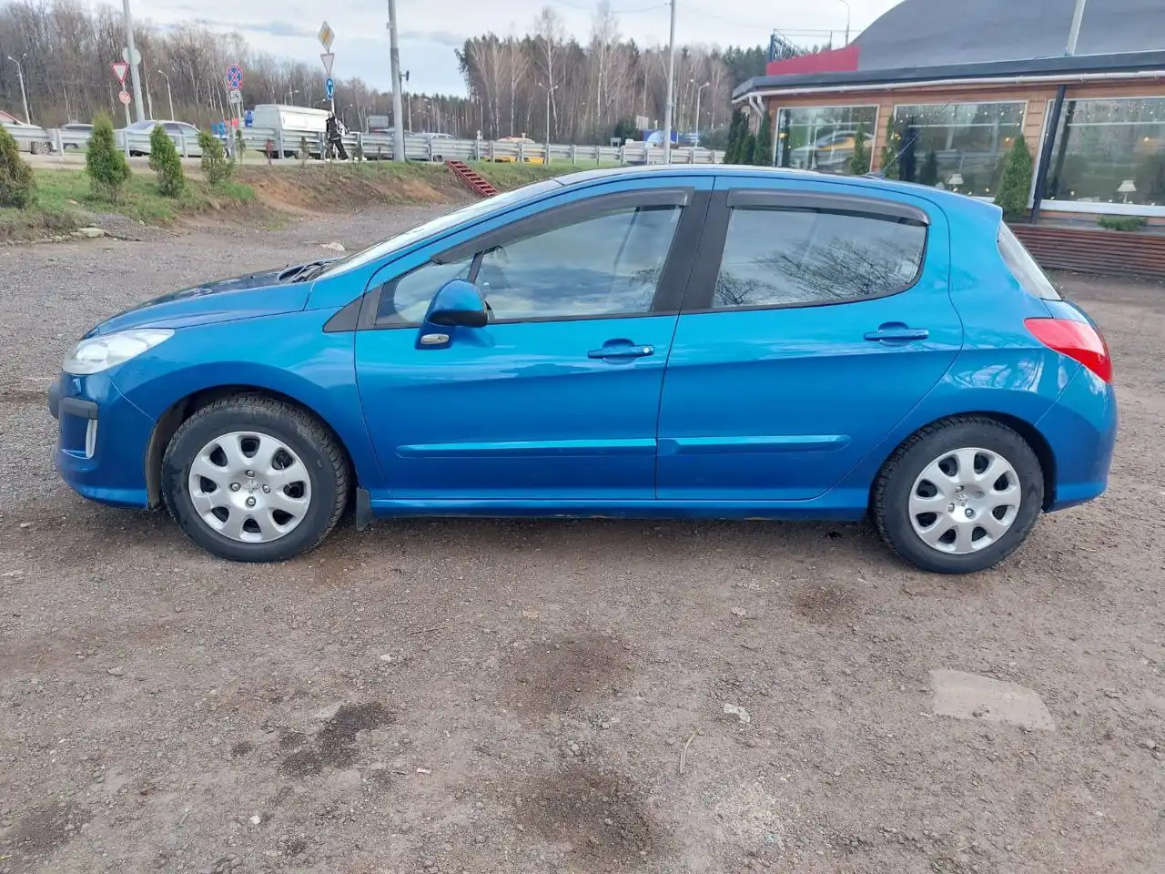 Автомобиль в отличном состоянии с полным бодрым ходом