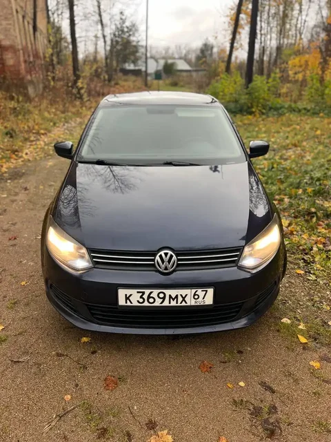 Volkswagen Polo Sedan 2013 года - Авто в Москва