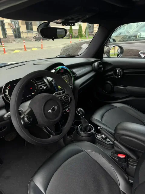 Продажа Mini Hatch Cooper III 2015 года - Авто в Москва