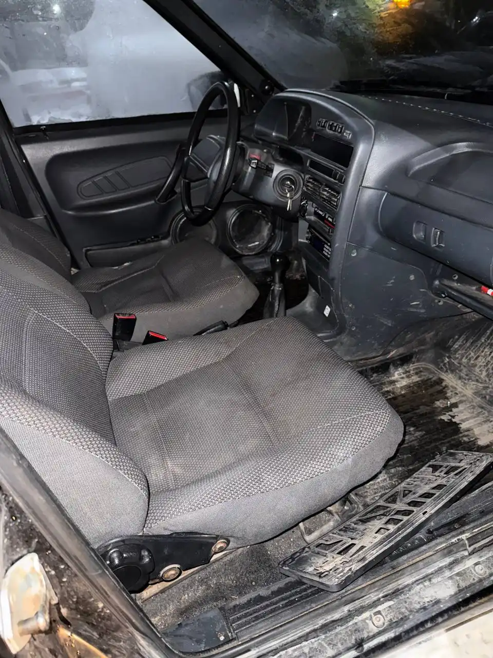 Продажа автомобиля 10 лет, 3 владельца, техника исправна