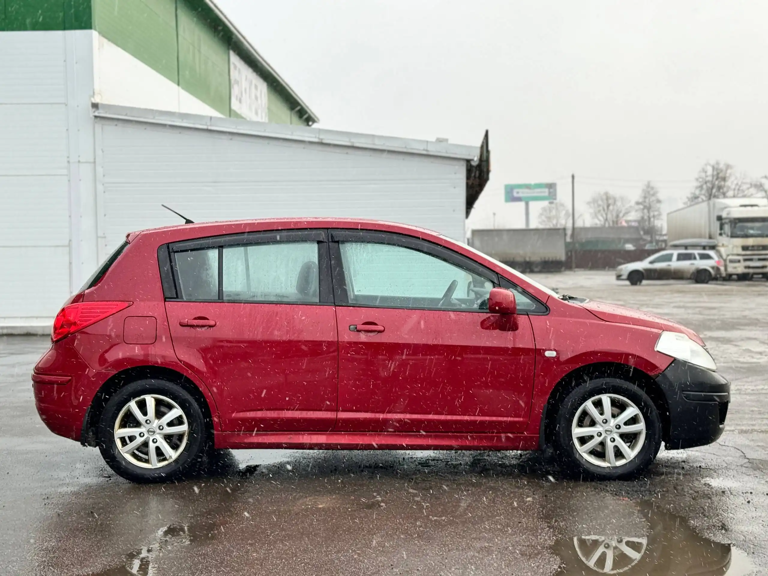 Продажа Nissan Tiida 2010 года (Рестайлинг)