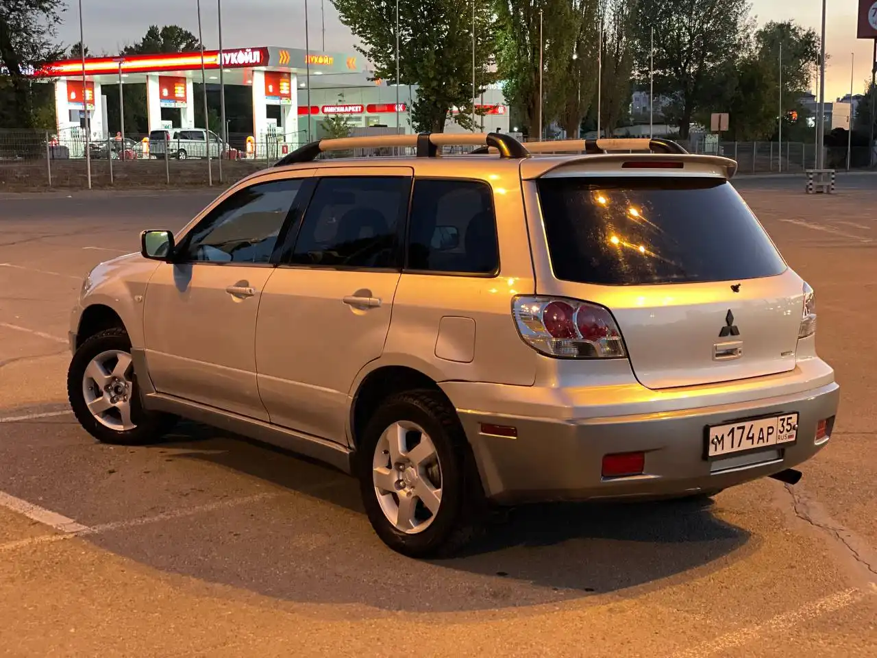 Mitsubishi Outlander 2004 2.4 АКПП полный привод