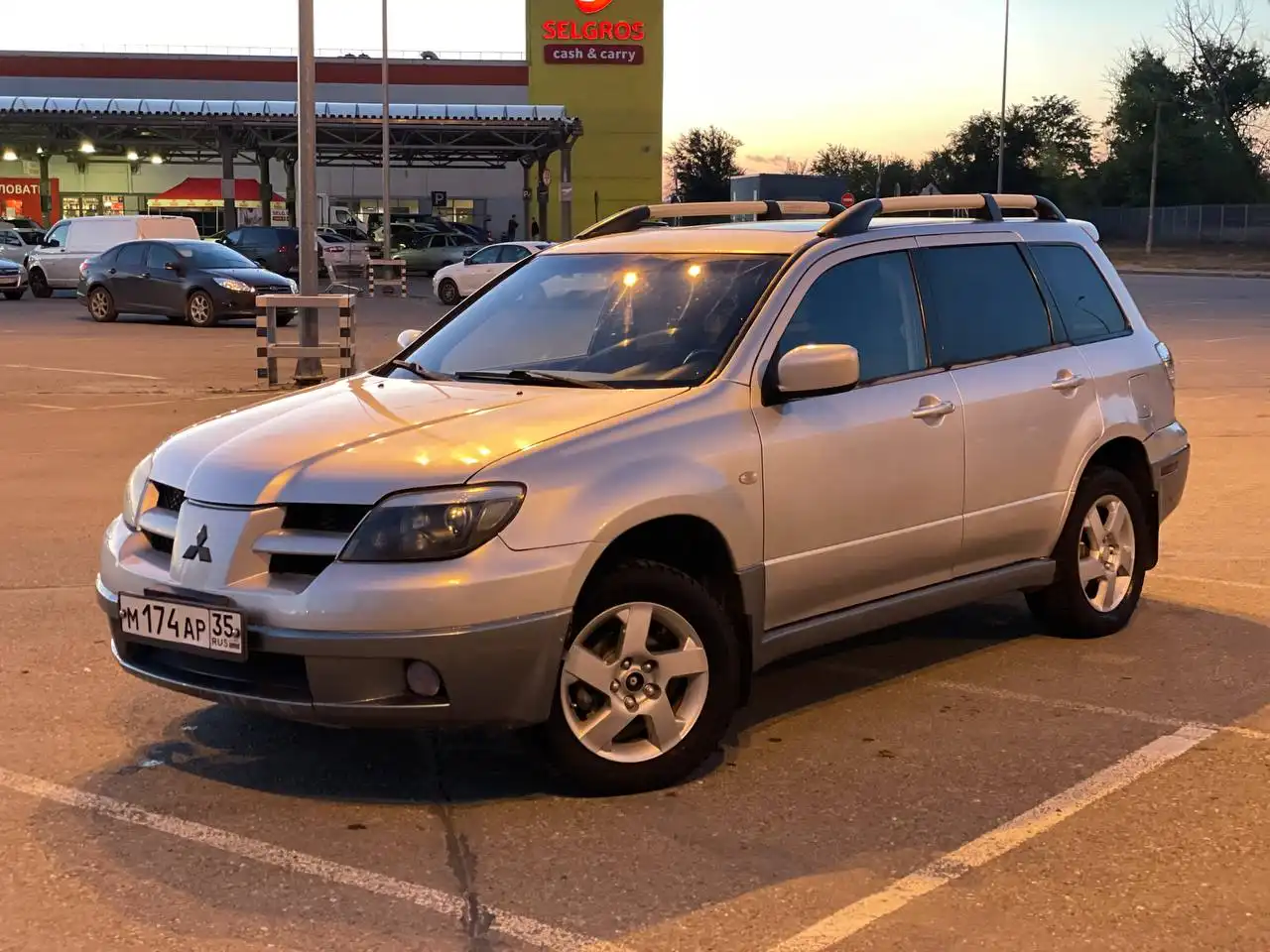Mitsubishi Outlander 2004 2.4 АКПП полный привод
