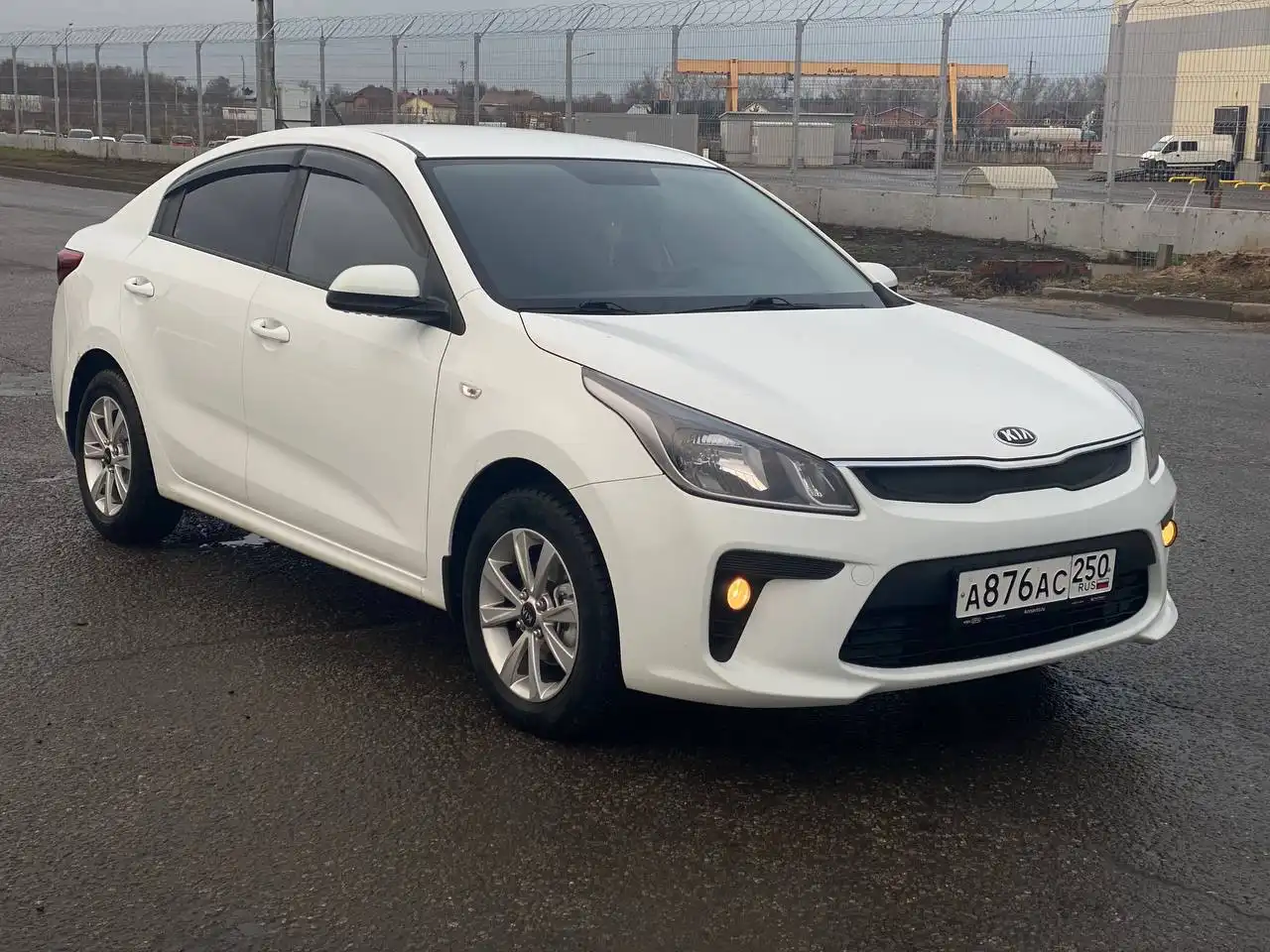Kia Rio IV 2018 года, 1.4AT, 115 тыс. км пробега