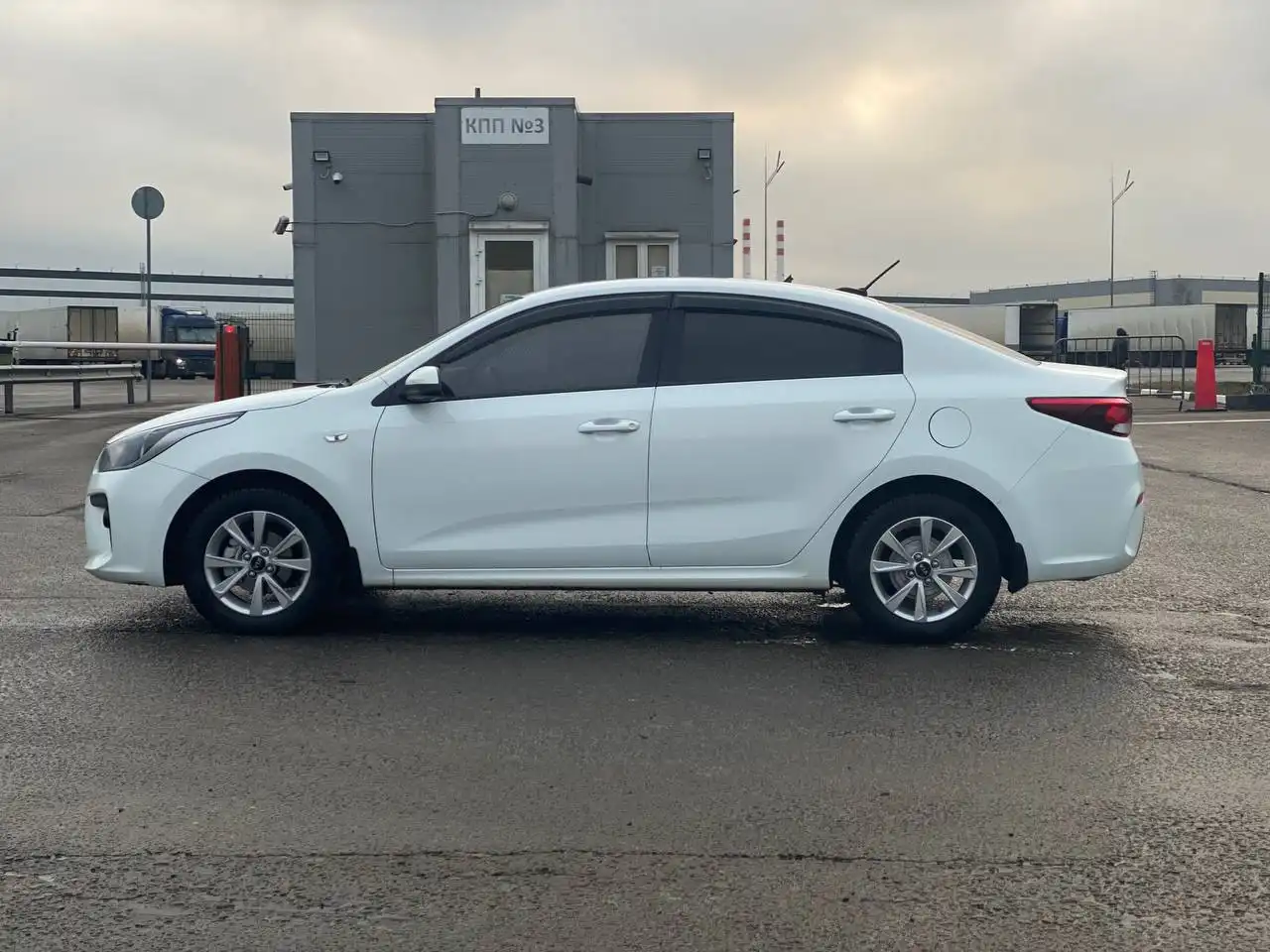 Kia Rio IV 2018 года, 1.4AT, 115 тыс. км пробега