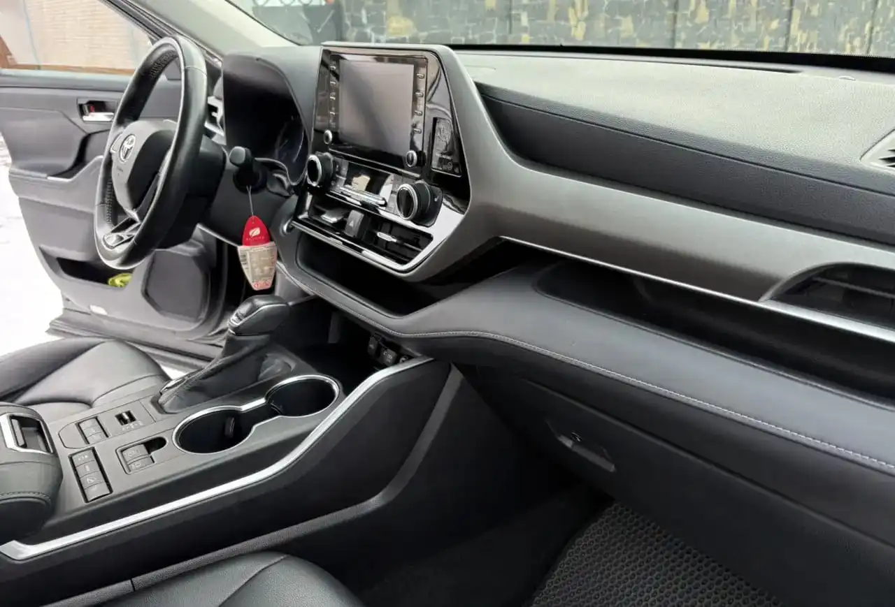 Toyota Highlander с полным приводом и автоматом - Внедорожники (Авто) в Москва
