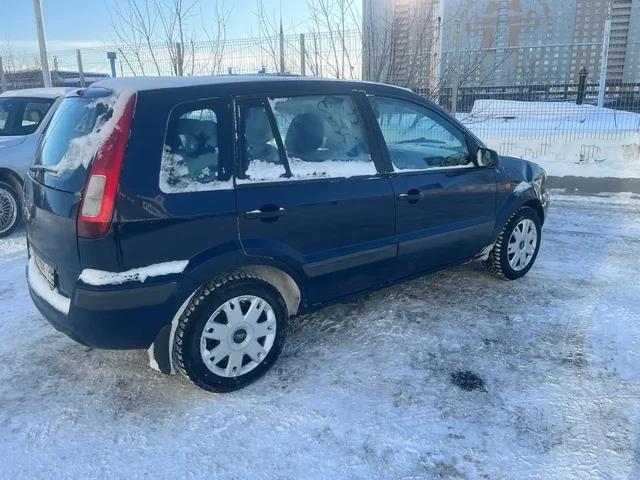 Продажа автомобиля Fusion 2008 года с автоматом - Фургоны и микроавтобусы в Москва