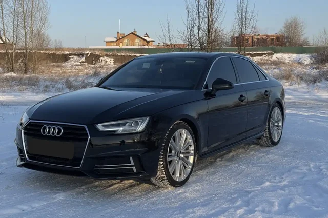 Audi A4 2019 года с автоматом, бензиновым двигателем 2.0 л и полным приводом - Фургоны и микроавтобусы в Москва