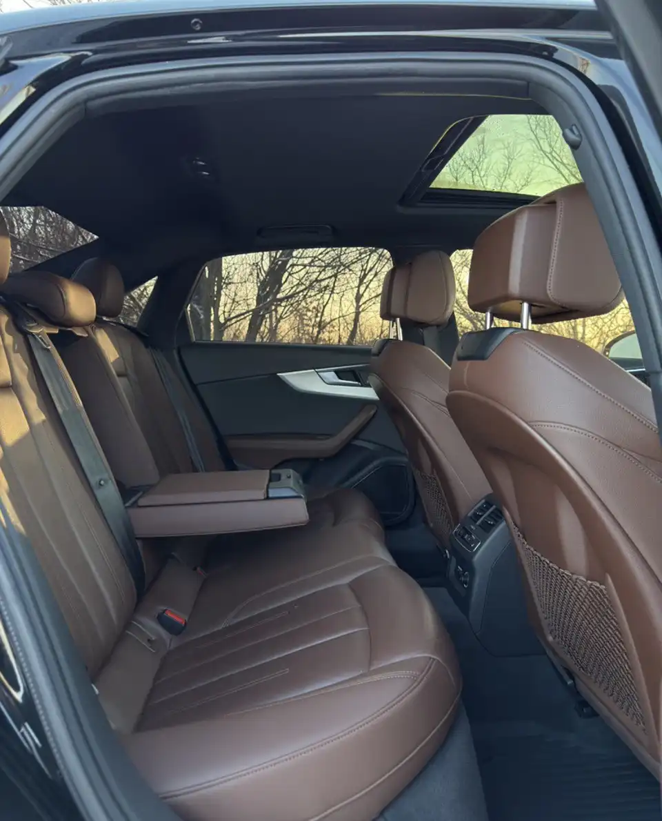 Audi A4 2019 года с автоматом, бензиновым двигателем 2.0 л и полным приводом - Авто в Москва