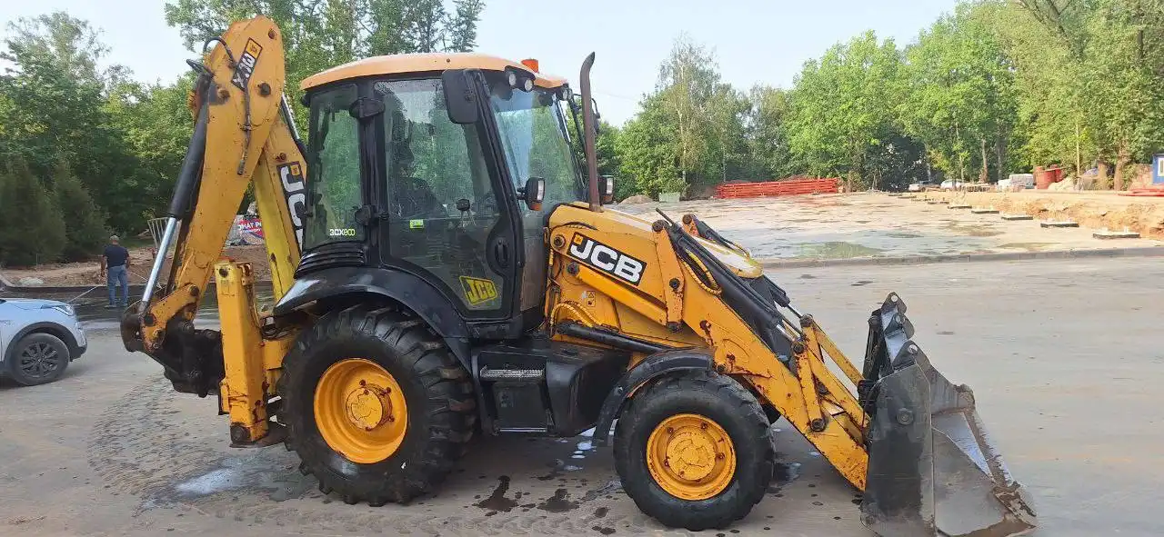 Экскаватор погрузчик JCB 3 CX eco 2011 года - Строительная техника (Запчасти) в Москва