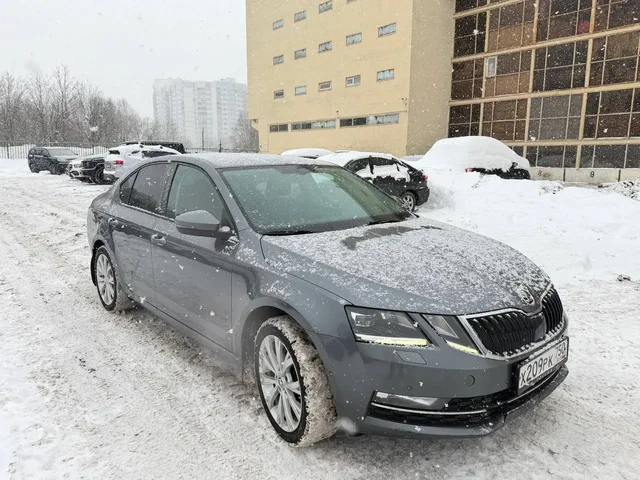 Skoda Octavia (A7) 2017 года с двигателем 1.8 DSG - Легковые автомобили в Москва