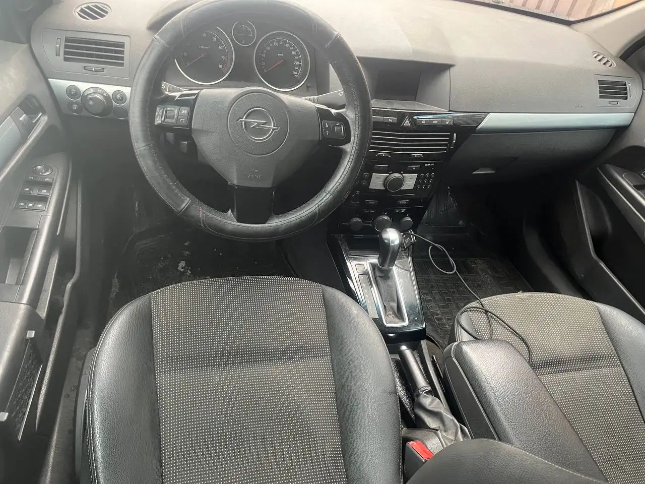 Продажа Opel Astra 2014 года с автоматом - Легковые автомобили (Авто) в Москва