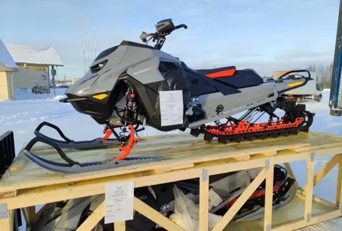 Продам снегоход BRP Ski-Doo Summit X Expert 850 E-TEC - Хобби и отдых в Москва