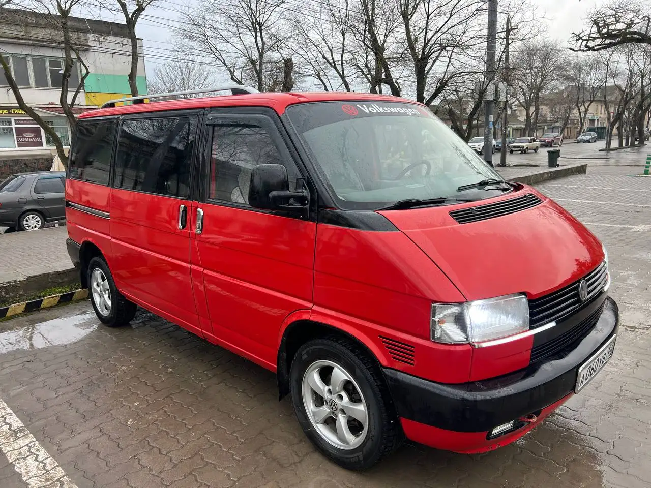 Volkswagen Transporter 2000 год с дизельным двигателем и автономной печкой - Микроавтобусы (Авто) в Москва