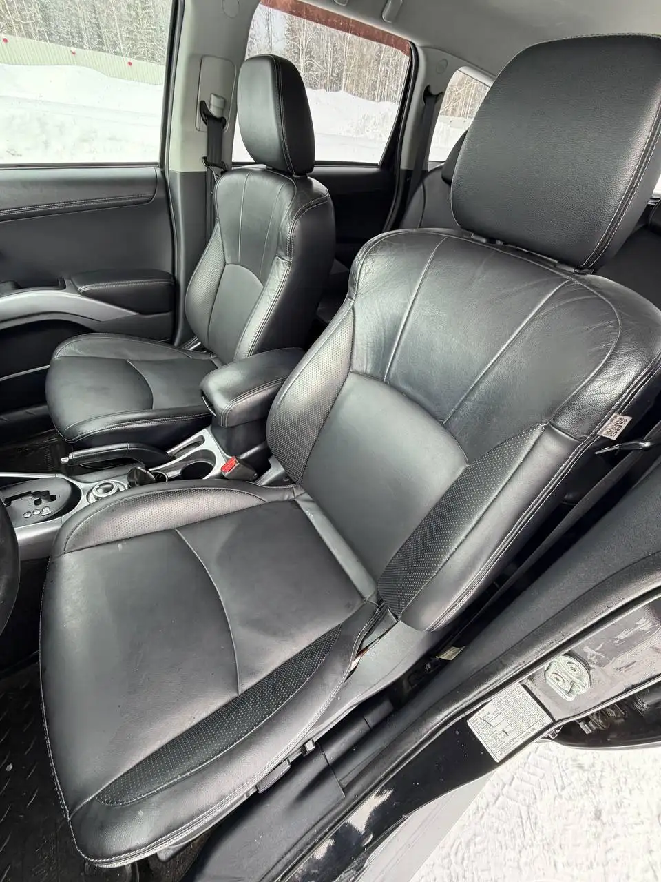 Mitsubishi Outlander 2011 2.4 CVT 4WD - Авто в Москва