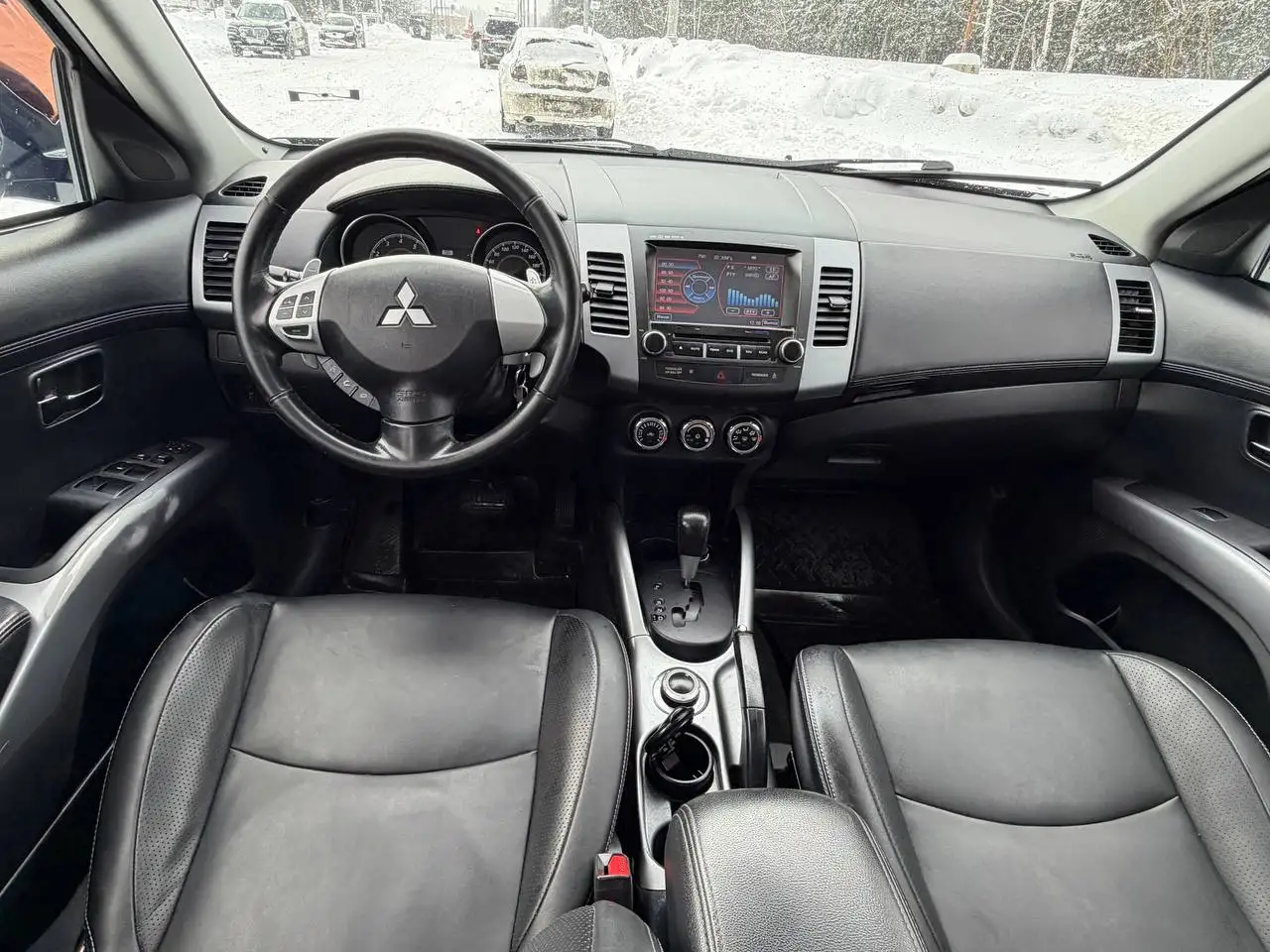 Mitsubishi Outlander 2011 2.4 CVT 4WD - Авто в Москва
