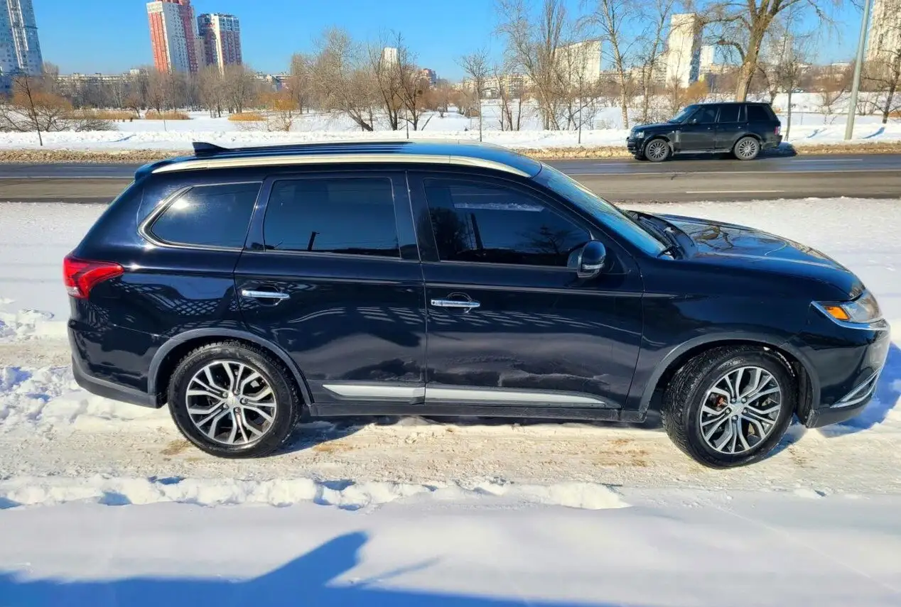 Mitsubishi Outlander 2017 2.4, 7 мест, 179 000 км - Внедорожник/кроссовер (Авто) в Москва
