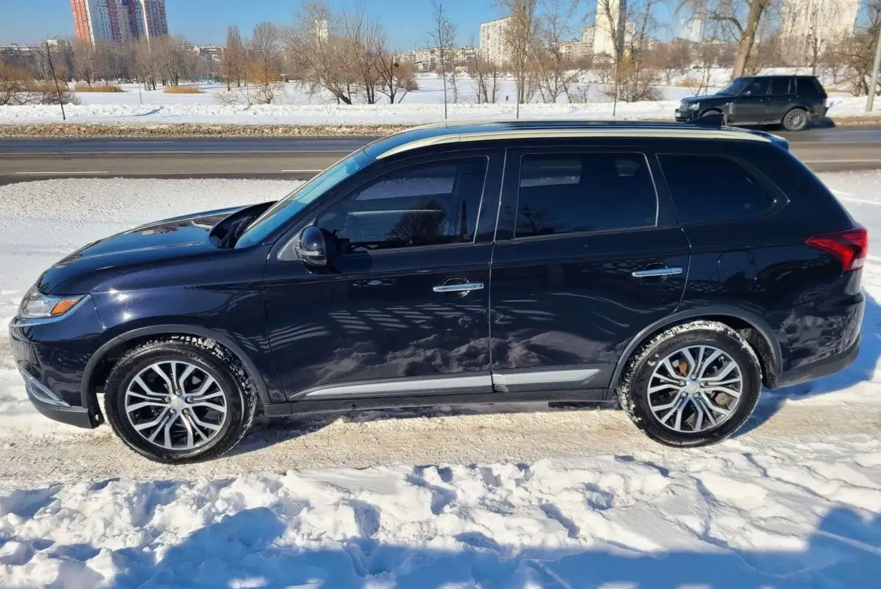 Mitsubishi Outlander 2017 2.4, 7 мест, 179 000 км - Внедорожник/кроссовер (Авто) в Москва