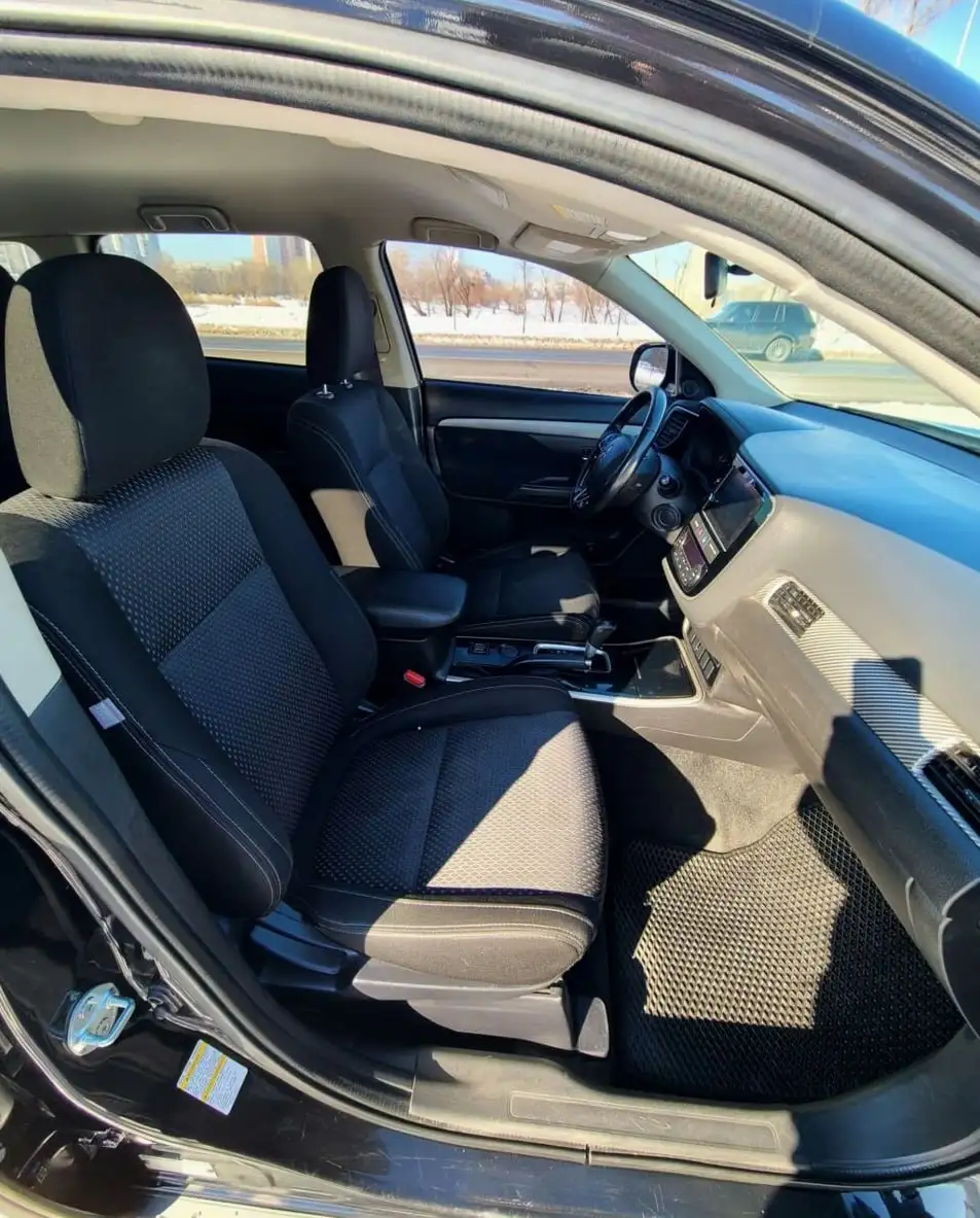 Mitsubishi Outlander 2017 2.4, 7 мест, 179 000 км - Внедорожник/кроссовер (Авто) в Москва