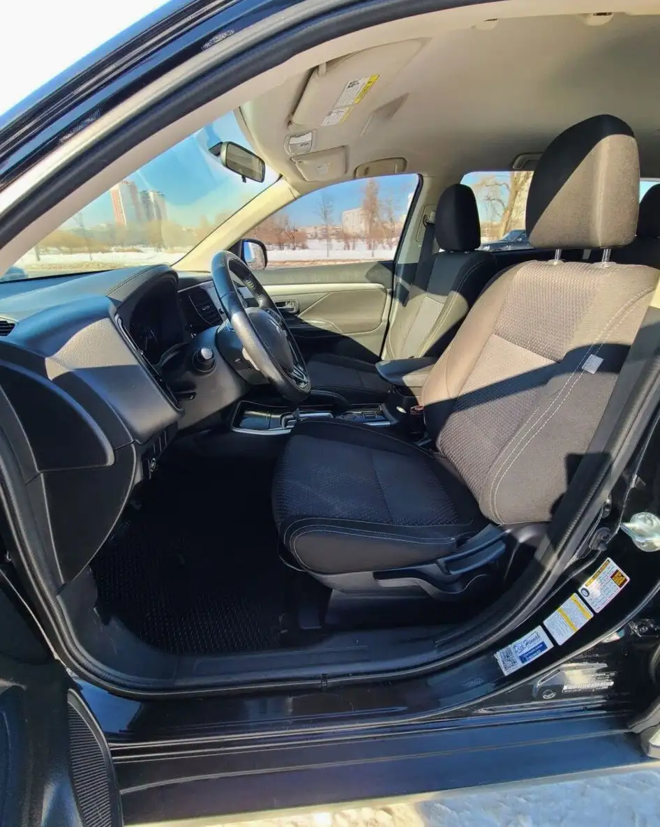 Mitsubishi Outlander 2017 2.4, 7 мест, 179 000 км - Внедорожник/кроссовер (Авто) в Москва