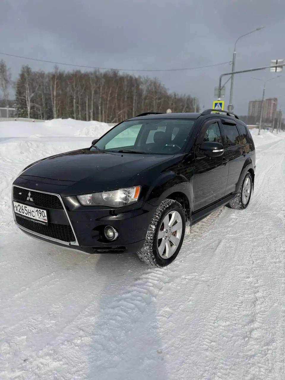 Mitsubishi Outlander 2011 2.4 CVT 4WD - Авто в Москва