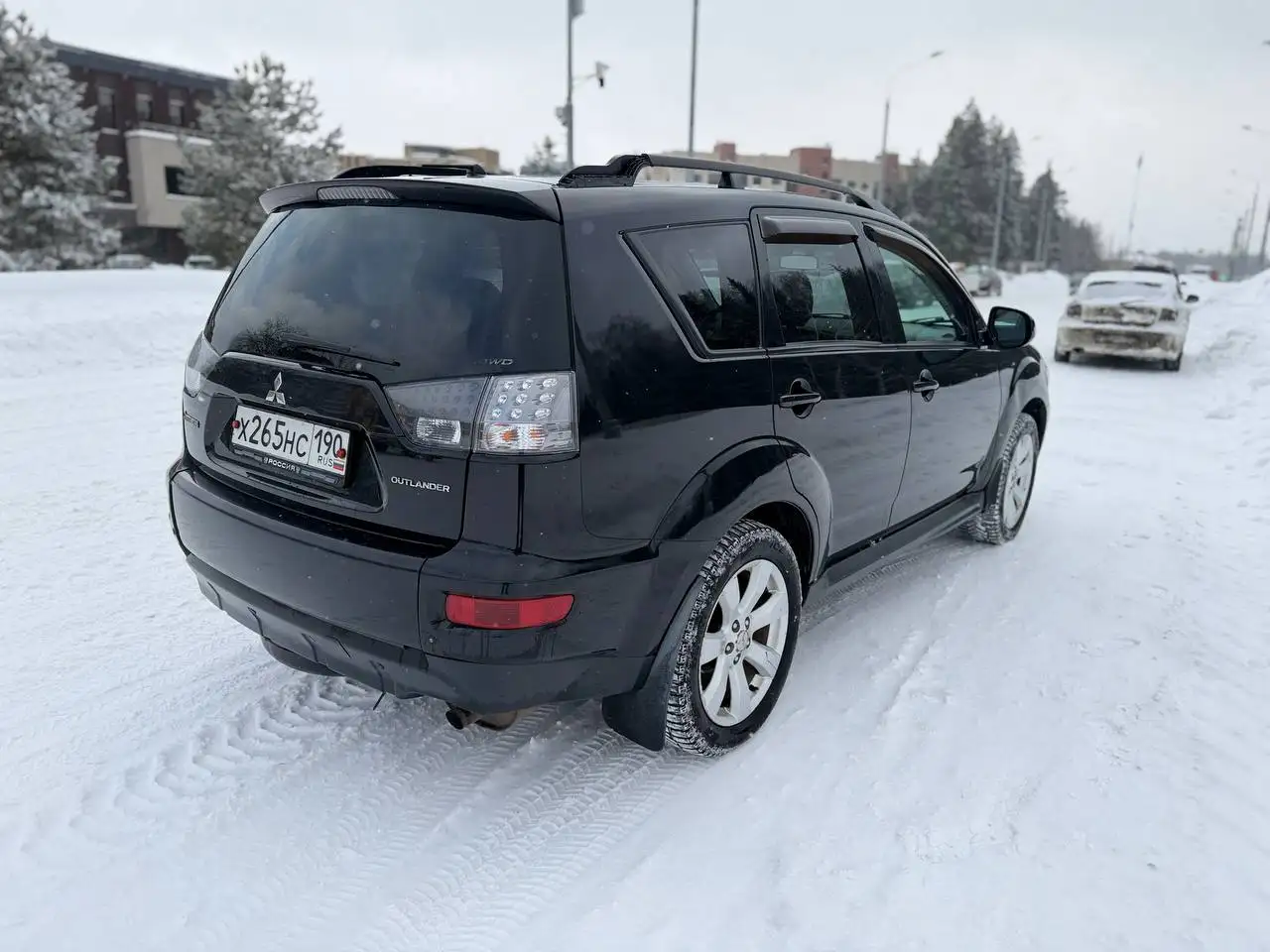 Mitsubishi Outlander 2011 2.4 CVT 4WD - Авто в Москва