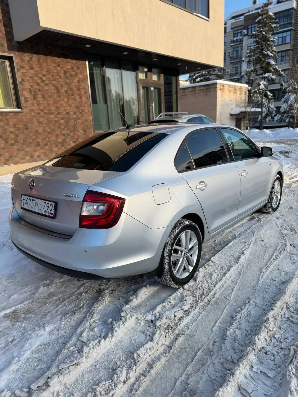 Продам Skoda Rapid 2019, 1.6 АКПП, пробег 127 тыс. км - Легковые автомобили (Авто) в Москва