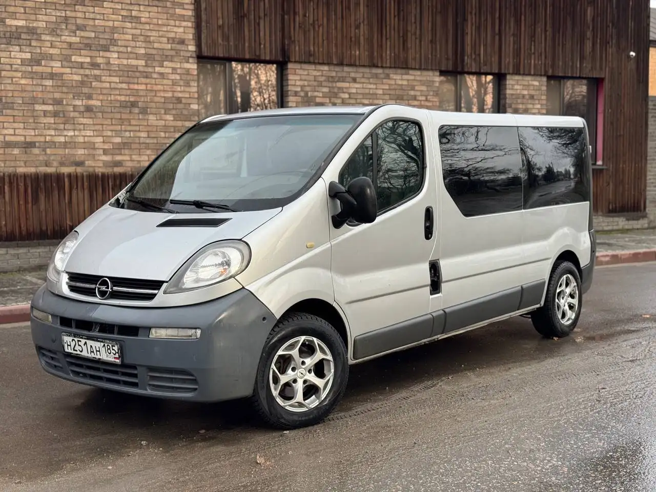 Opel Vivaro 2006 года, дизель, 9 мест - Микроавтобусы (Авто) в Москва