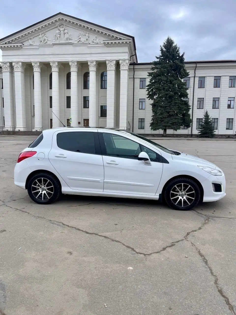 Продам Пежо 308 2011 года автомат в отличном состоянии - Авто в Краснодон