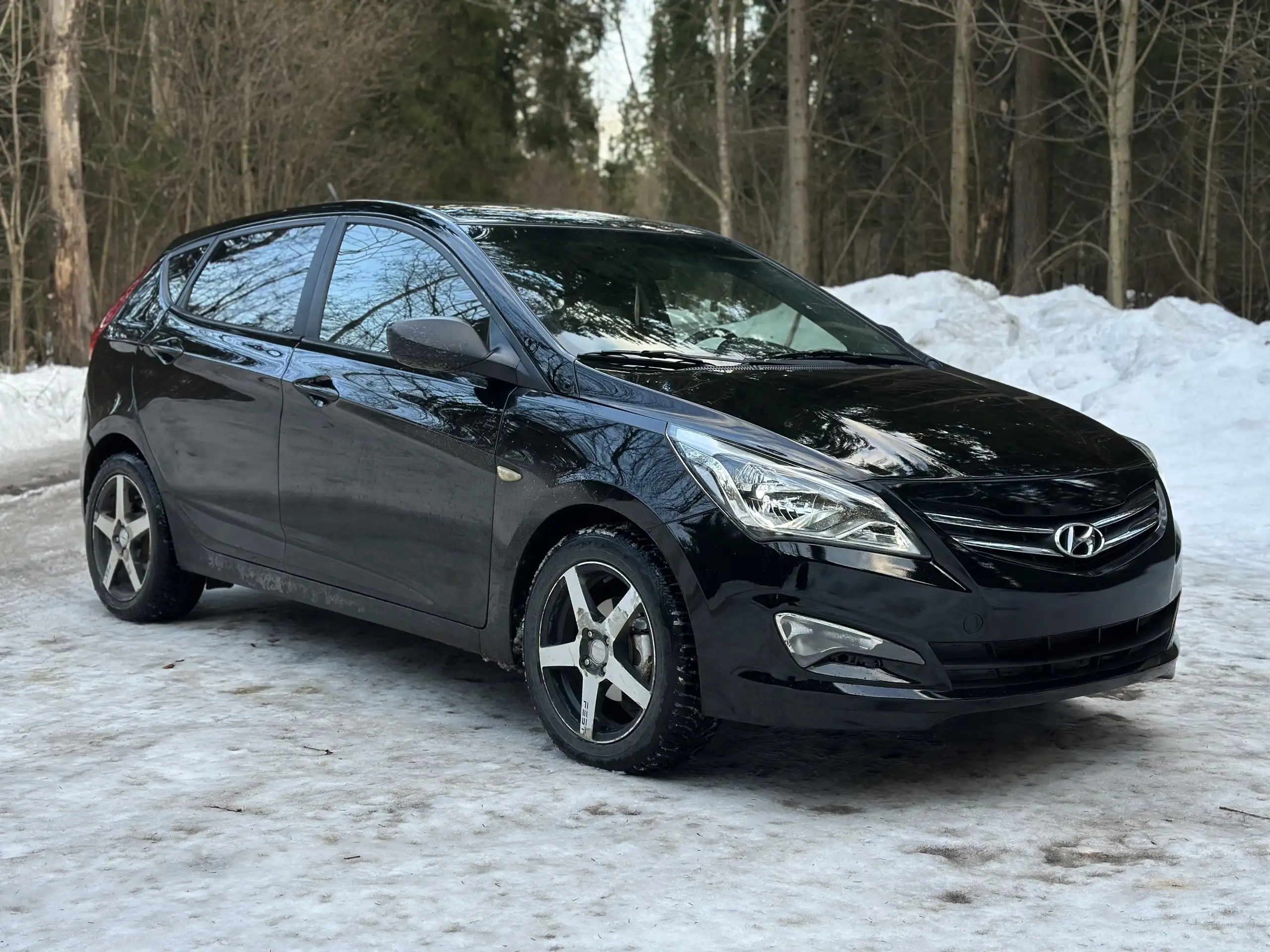 Hyundai Solaris 2012 года, 1.4 AT, 107 л.с., передний привод - Авто в Москва