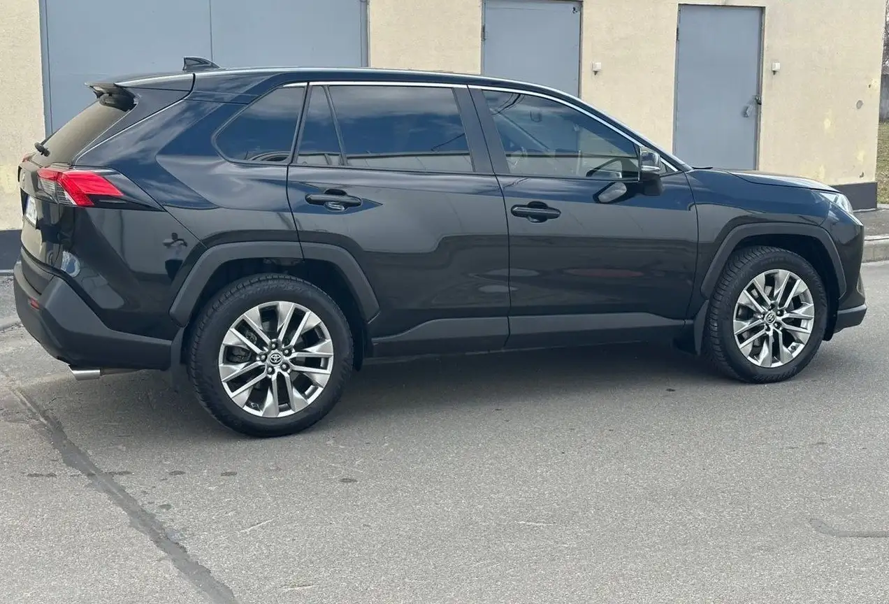 Продажа Toyota RAV4 2020 года - Авто в Москва