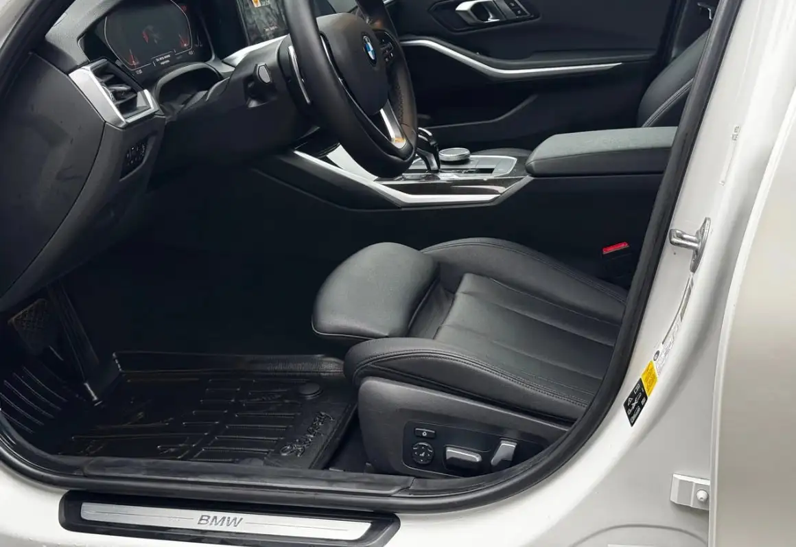 BMW 3 Series 2019 330i xDrive - Легковые автомобили (Авто) в Москва