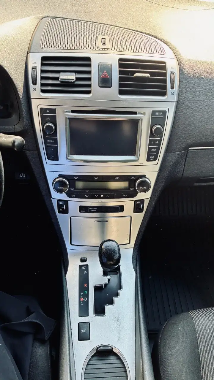 Toyota Avensis рестайлинговая 2011г. с вариатором - Легковые автомобили (Авто) в Королев