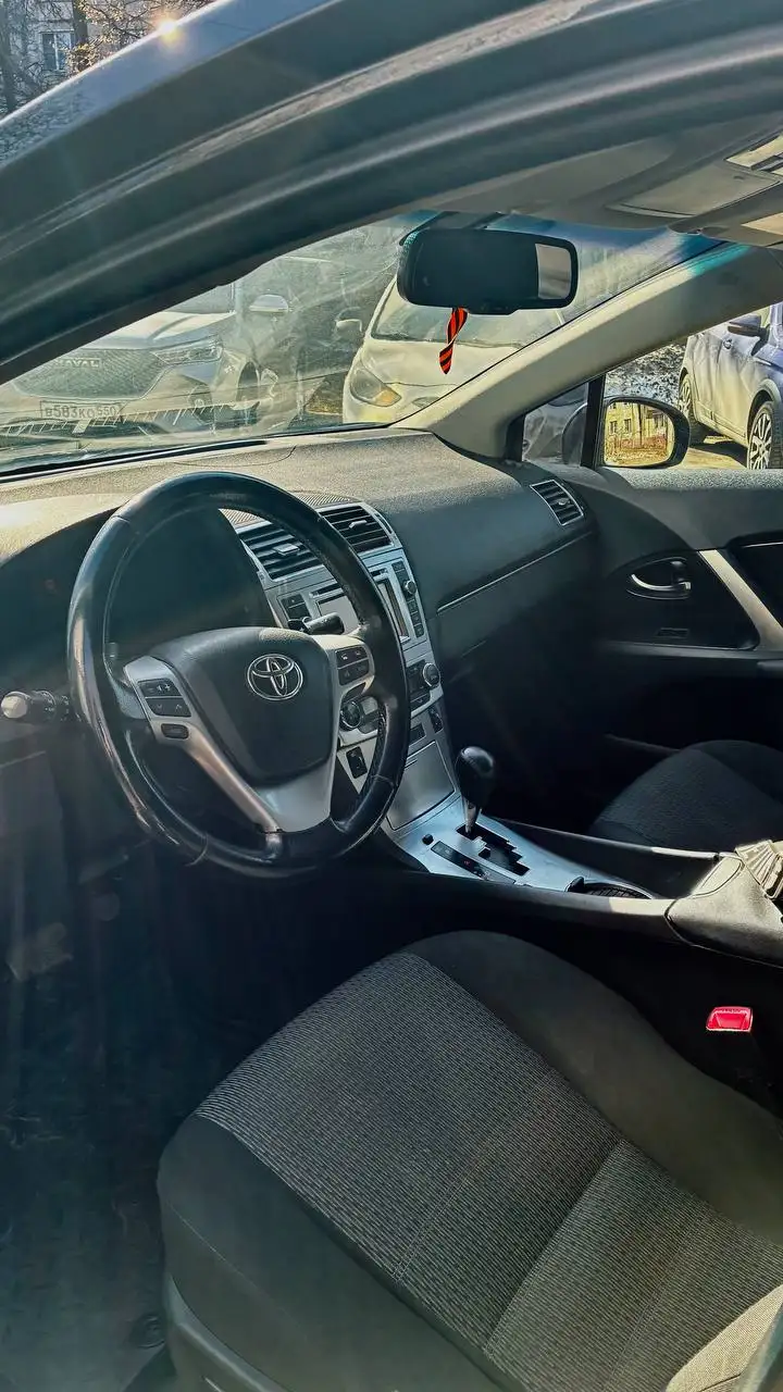 Toyota Avensis рестайлинговая 2011г. с вариатором - Легковые автомобили (Авто) в Королев