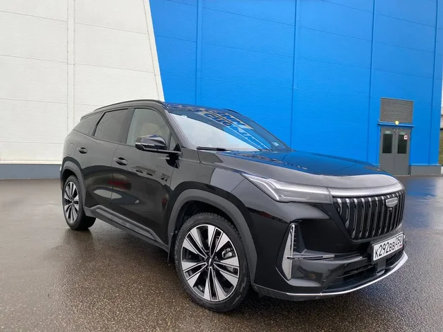 Geely ATLAS 2025 года с пробегом 20 тыс. км - Регистрационные знаки/номера в Москва