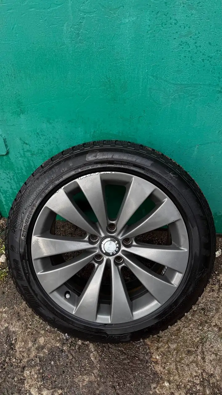 Комплект дисков на зимней резине VAG R17 5x112 57.1 - Запчасти (Авто) в Макеевка