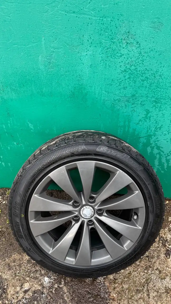 Комплект дисков на зимней резине VAG R17 5x112 57.1 - Запчасти (Авто) в Макеевка