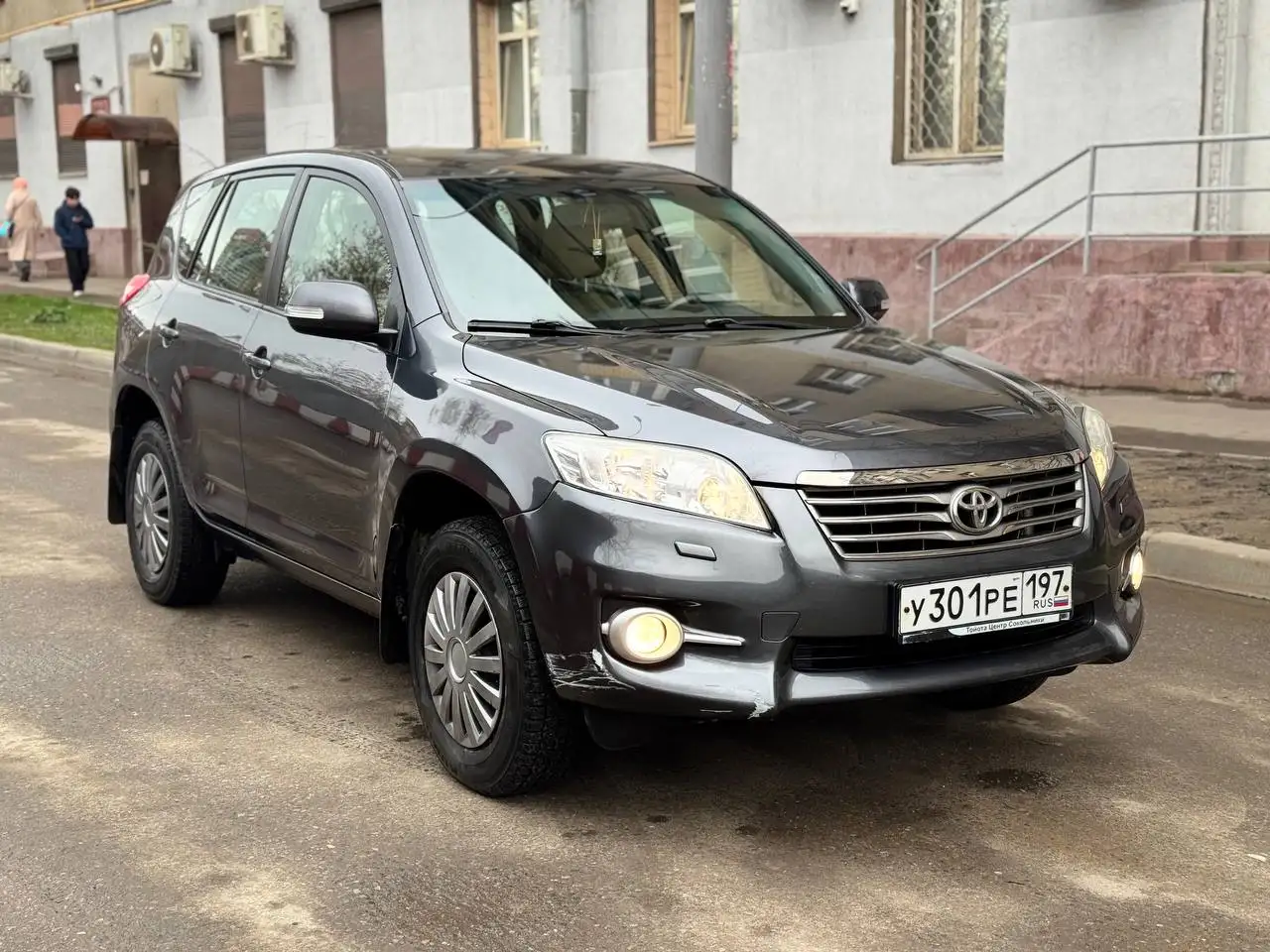 Toyota RAV4 2011 года с пробегом 60 тыс. км - Внедорожники, кроссоверы (Авто) в Москва