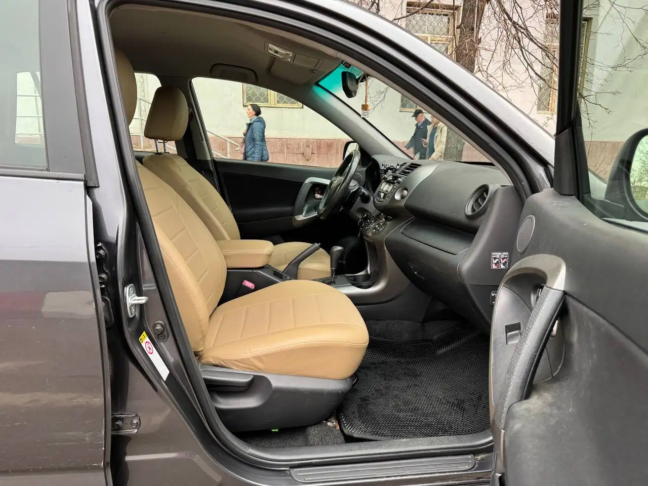 Toyota RAV4 2011 года с пробегом 60 тыс. км - Внедорожники, кроссоверы (Авто) в Москва