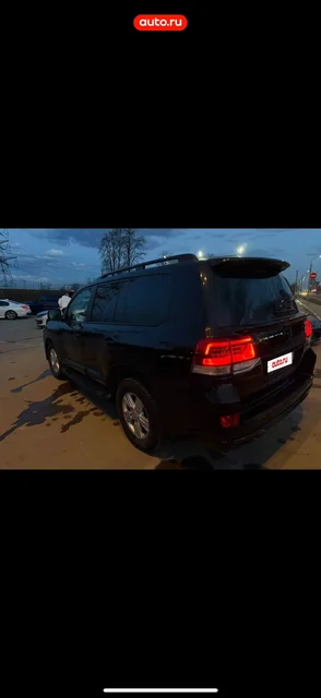 Продам Toyota Land Cruiser 200 Series Рестайлинг 1 2012 года - Авторынок в Москва