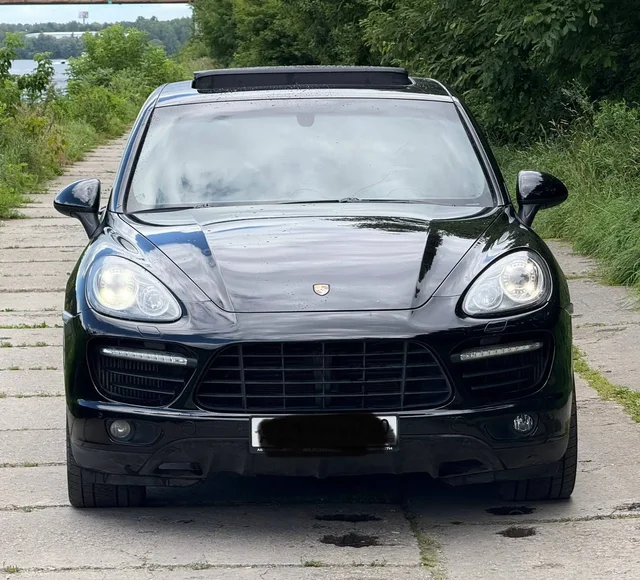 Porsche Cayenne Turbo 2010 года с пробегом 195000 км - Грузовики и фургоны в Москва