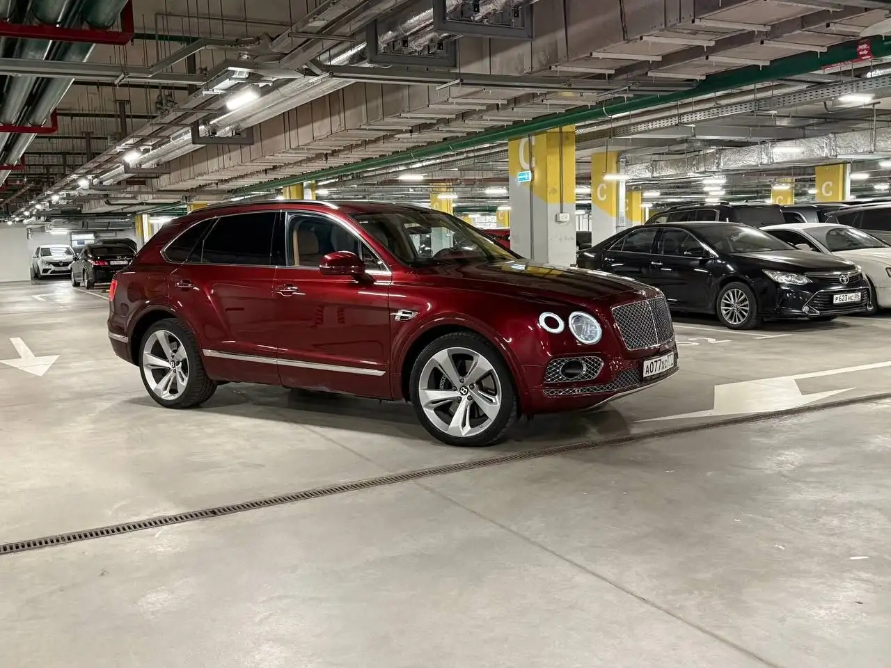 Bentley Bentayga 2016 - Внедорожники (Авто) в Москва