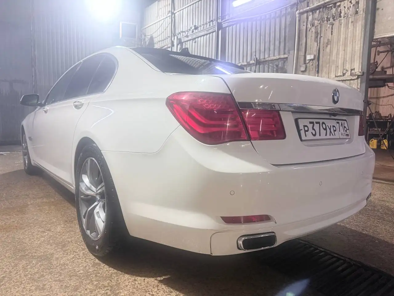BMW 730i Коротышь 2011 - Авто в Москва