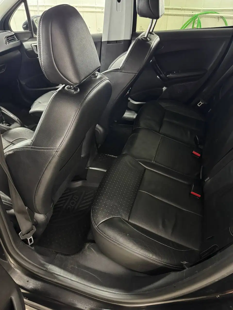Peugeot 1.6, 2012 г.в. - Легковые автомобили (Авто) в Москва