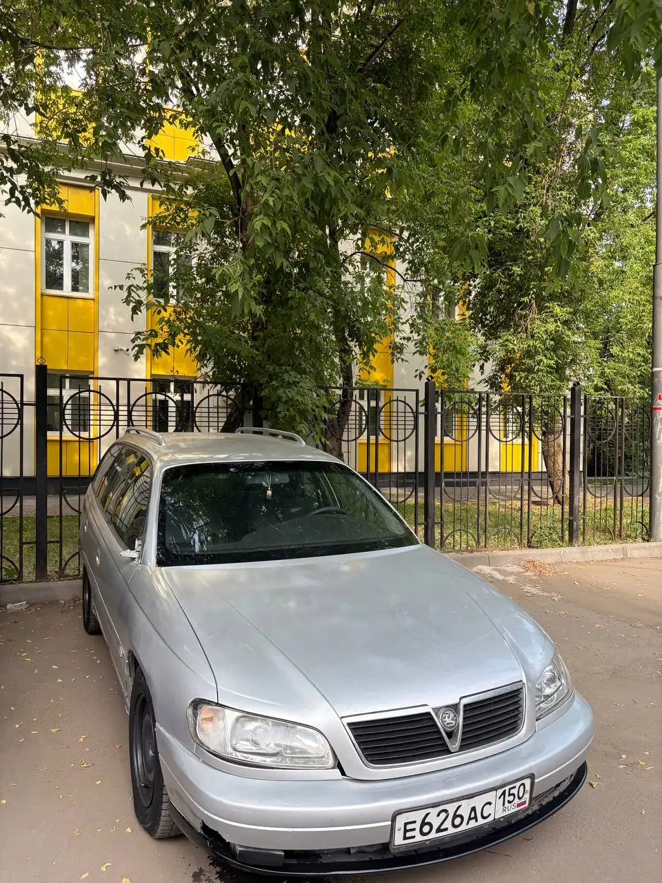 Продам две Lada Priora (Рест и До Рест) - Легковые автомобили (Авто) в Москва